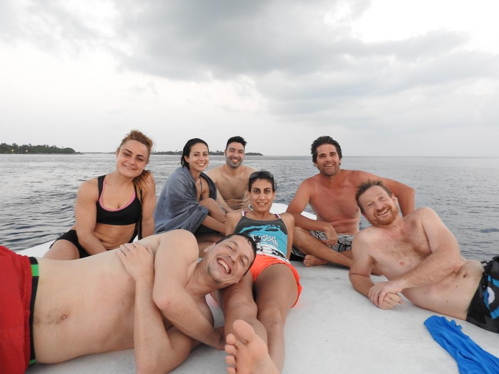 Natural Surf House Ostello Himmafushi Esterno foto