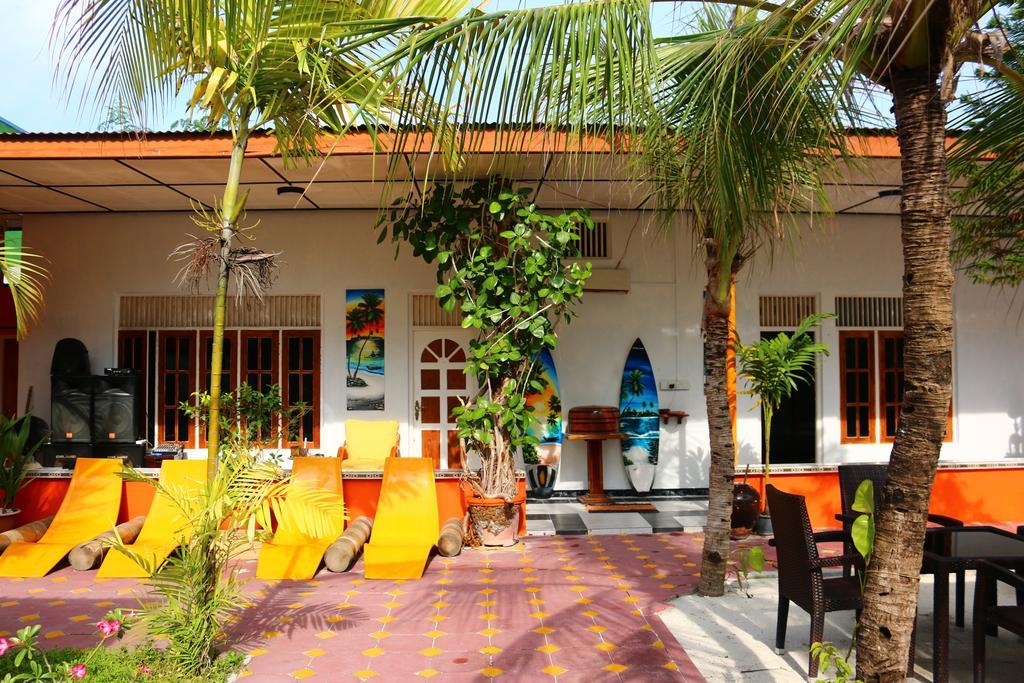 Natural Surf House Ostello Himmafushi Esterno foto