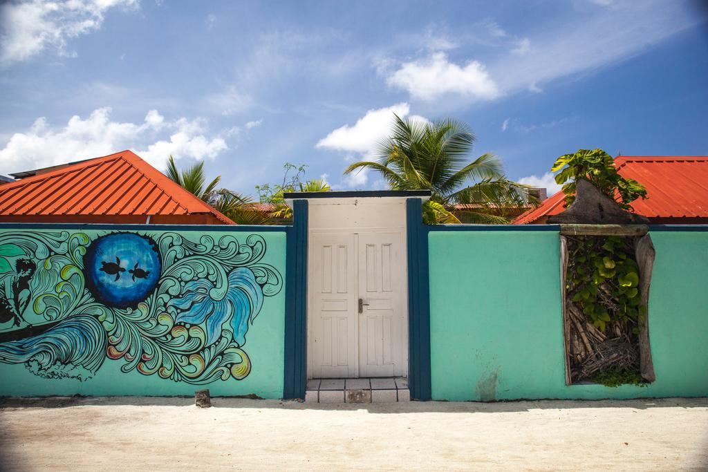 Natural Surf House Ostello Himmafushi Esterno foto