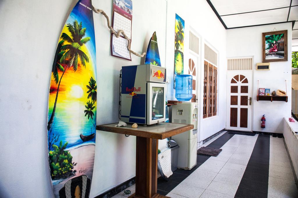 Natural Surf House Ostello Himmafushi Esterno foto